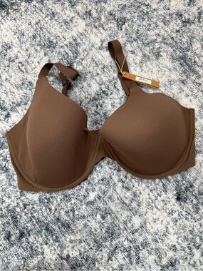 SKIMS Seamless Molded Bra in Brown